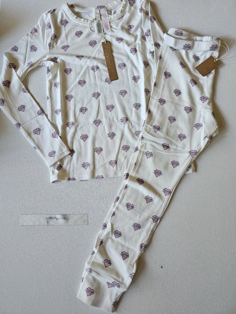 SKIMS Girls White Long-Sleeve Heart-Print Pajama Set in Pink Size 7